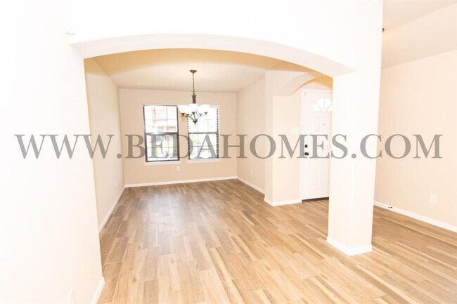 Building Photo - 9134 St Laurent Ln