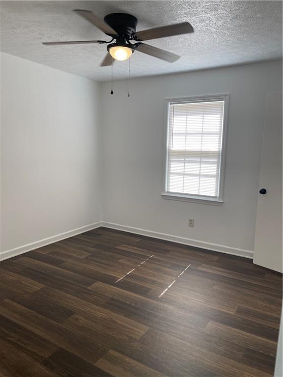Building Photo - 290 Carmon Dr