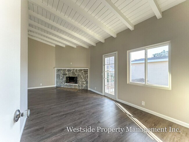 Building Photo - 8100 W 83rd St