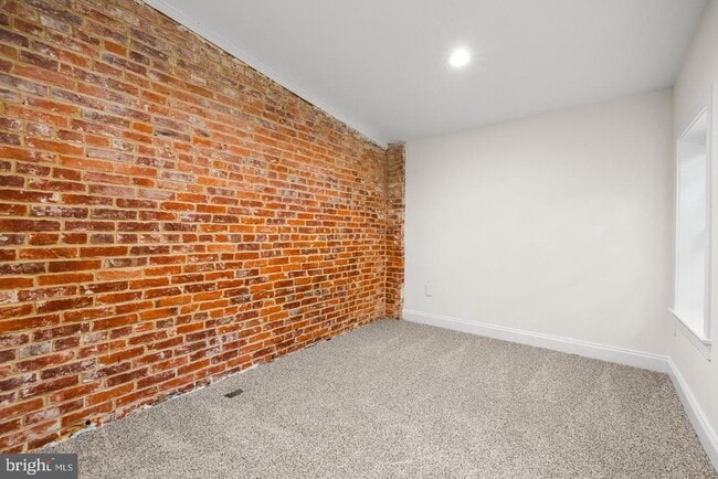 Building Photo - 2822 Frederick Ave