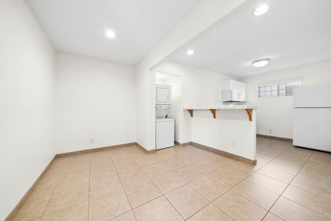 Building Photo - 221 Cabrillo St