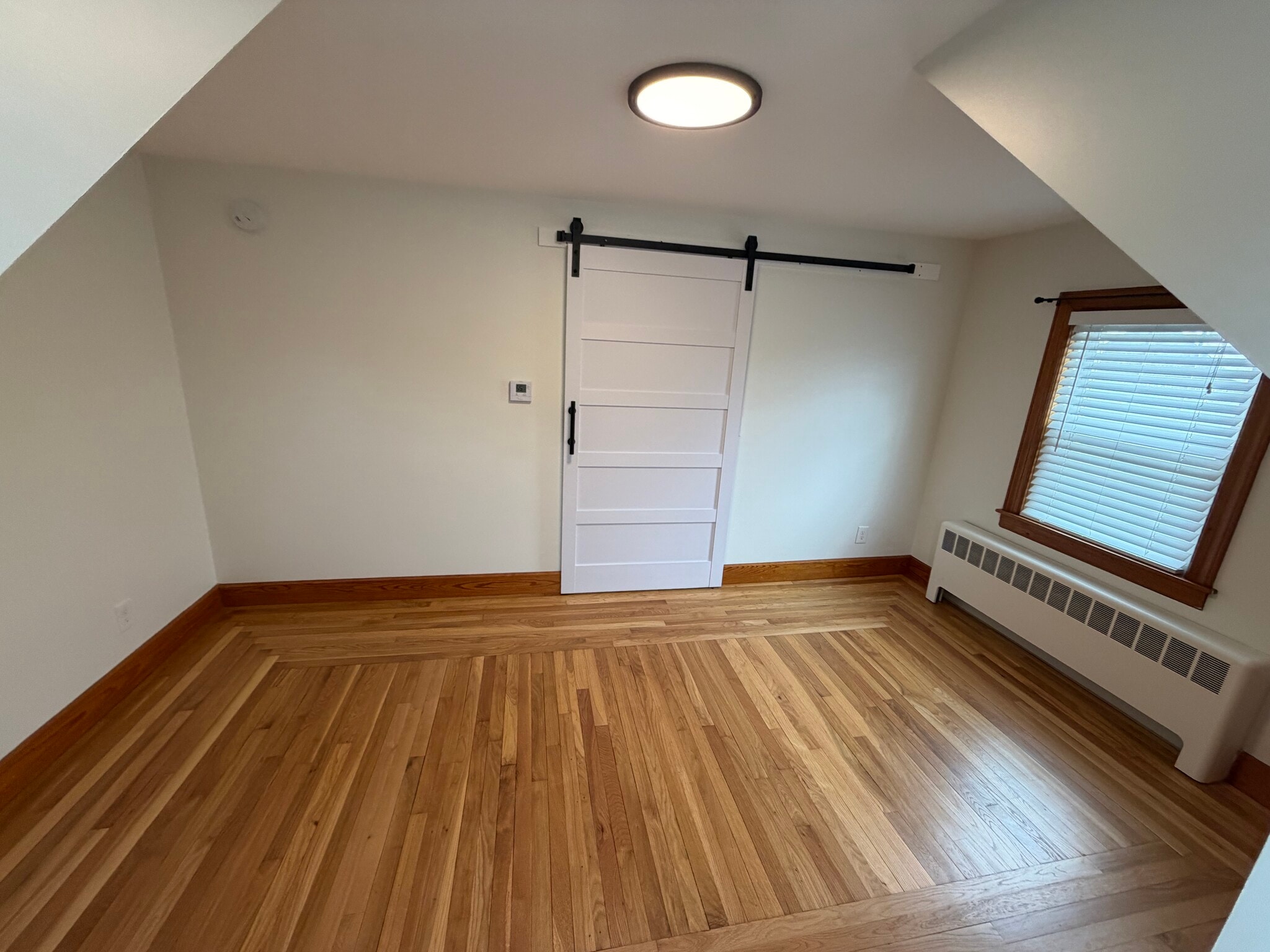 Building Photo - 964 Wellington Rd