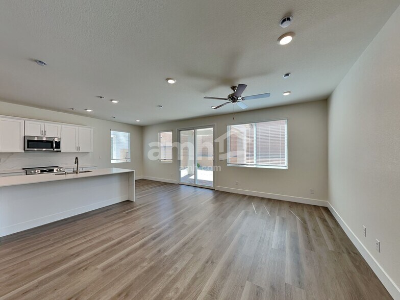 Building Photo - 8990 Dwarf Chin Ave