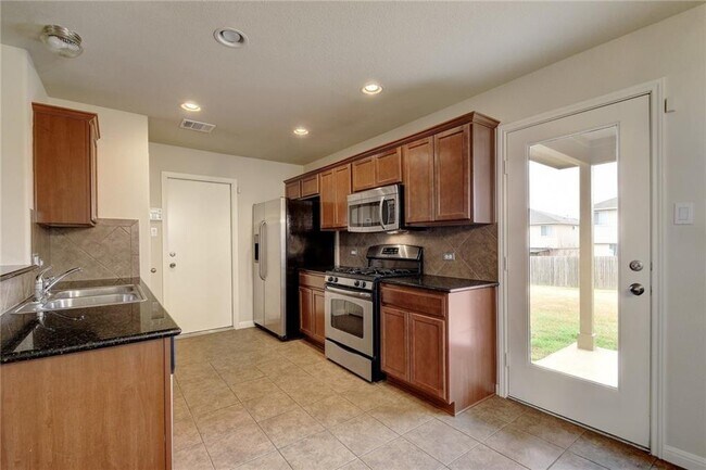 Building Photo - 476 Nottingham Loop