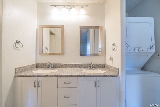 Building Photo - RARELY AVAILABLE PEARL TWO CONDO IN AIEA 1...