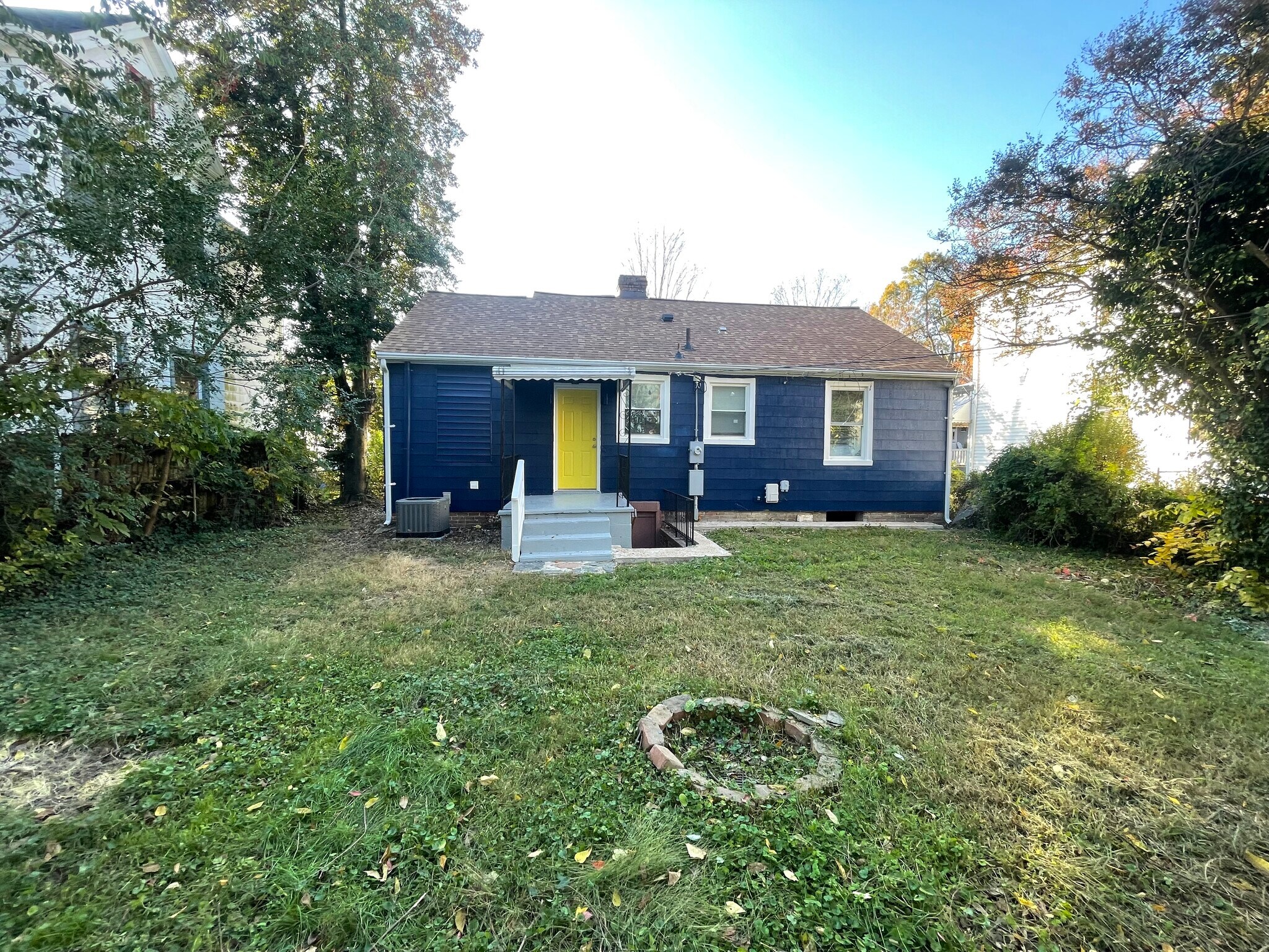 Building Photo - 2111 Rose Ave