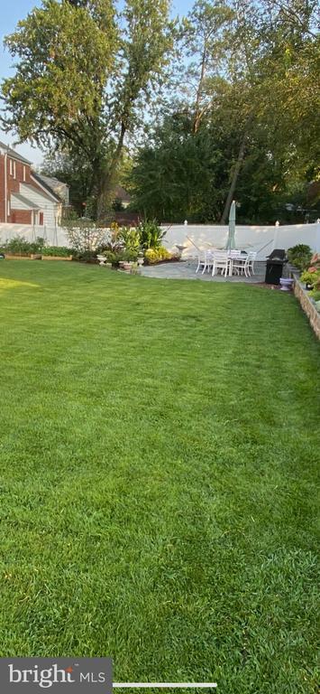 Building Photo - 9006 Linton St