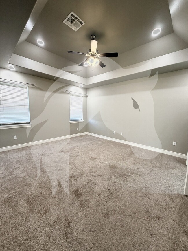 Building Photo - "Stunning 4-Bed Gem with Granite Touch & C...