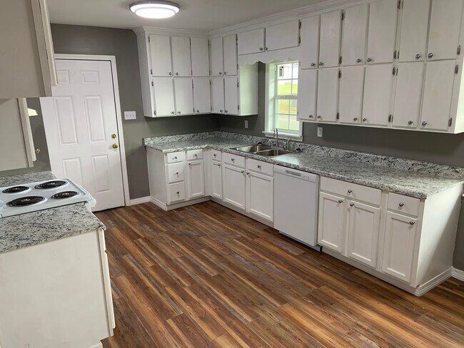 Building Photo - 1130 N 13th Ave