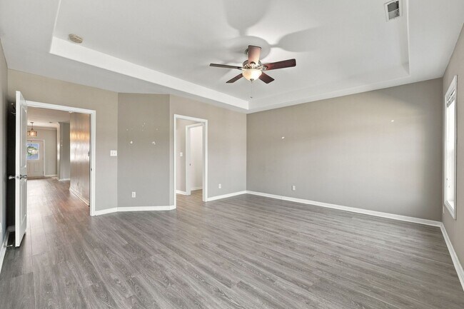 Building Photo - 257 Silver Creek Loop