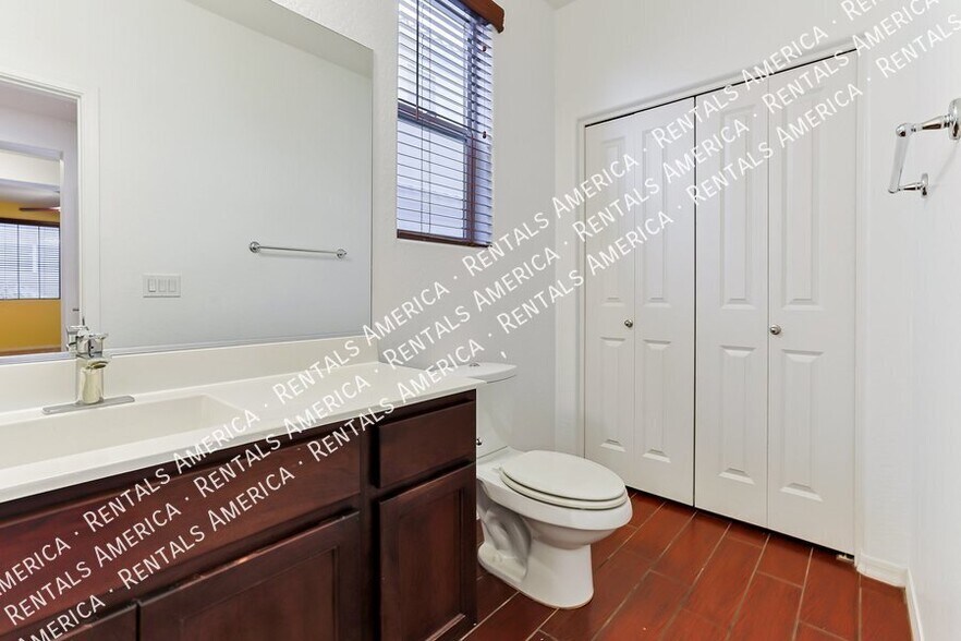 Building Photo - 137 E Carob Dr