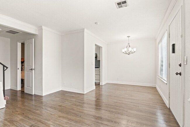 Building Photo - 4905 Bridgepointe Pl