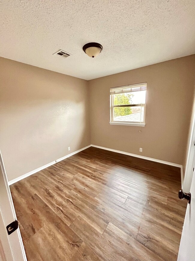 Building Photo - 106 Sahoma Terrace