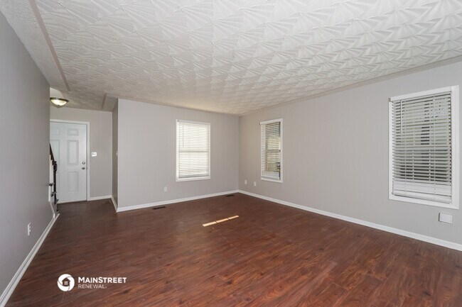 Building Photo - 9624 Combs Ln