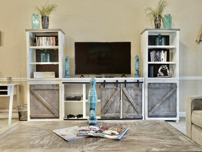 Building Photo - 3973 Forsythia Ct