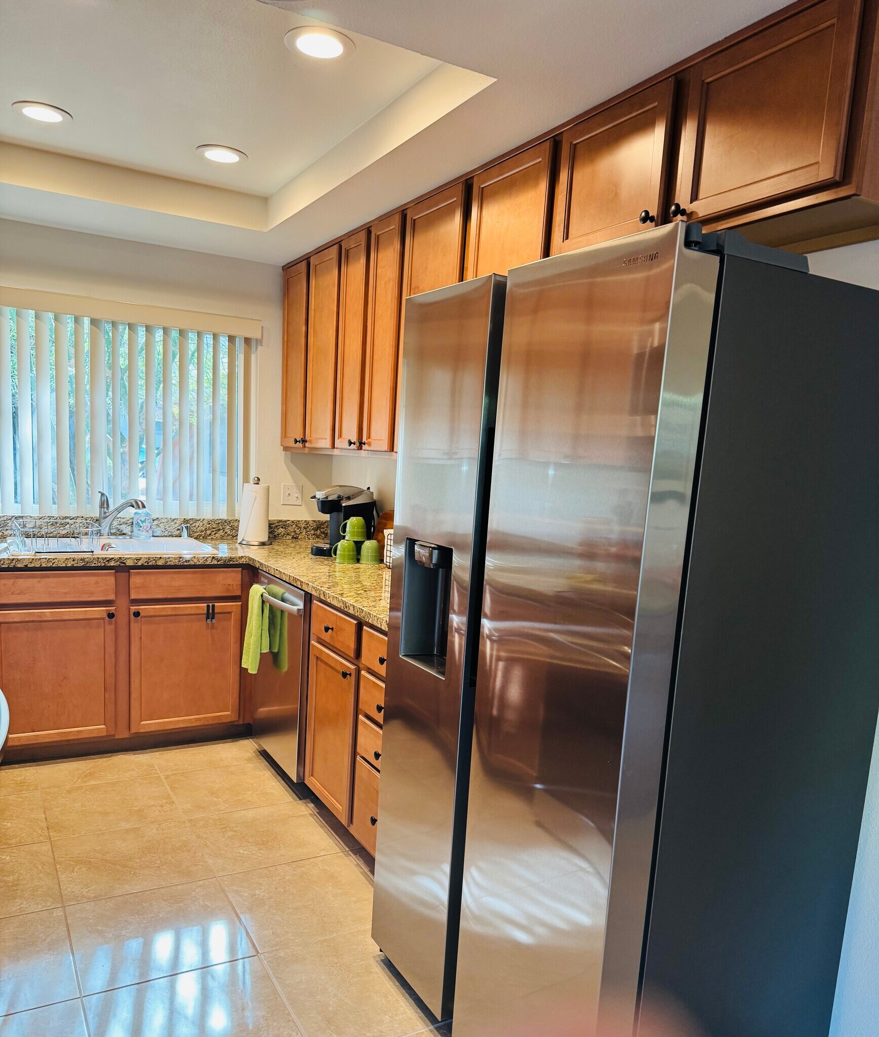 Building Photo - 1486 E Palm Tree Dr