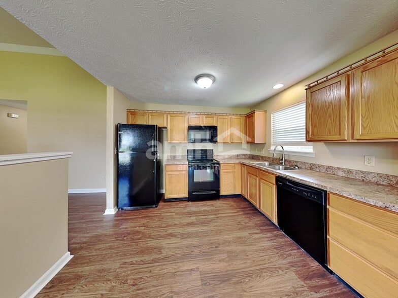 Building Photo - 1702 Acorn Rd