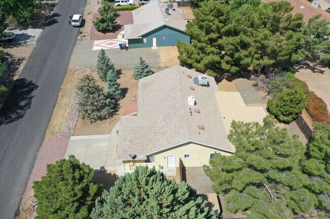 Building Photo - Nice three bedroom two bath home in PV!