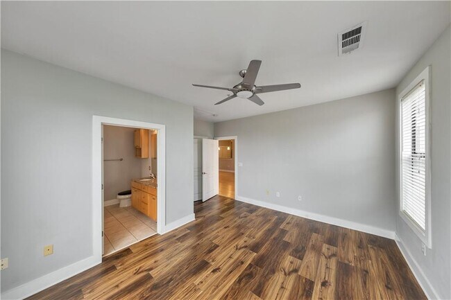 Building Photo - 799 Hammond Dr NE