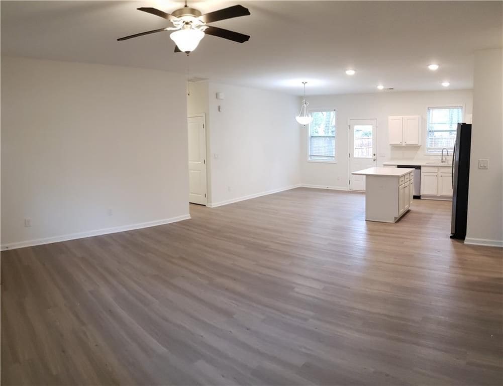 Building Photo - 1151 Pontiac Cir