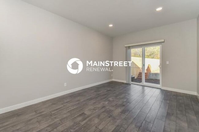 Building Photo - 4 Bedroom Pet-Friendly Home in Colorado Sp...