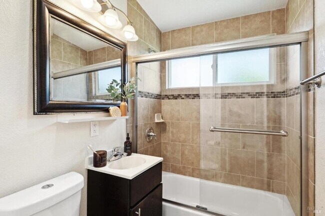 Building Photo - 53 Labrea Way