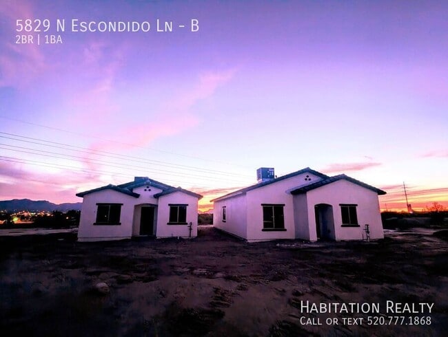 Building Photo - 5829 N Escondido Ln