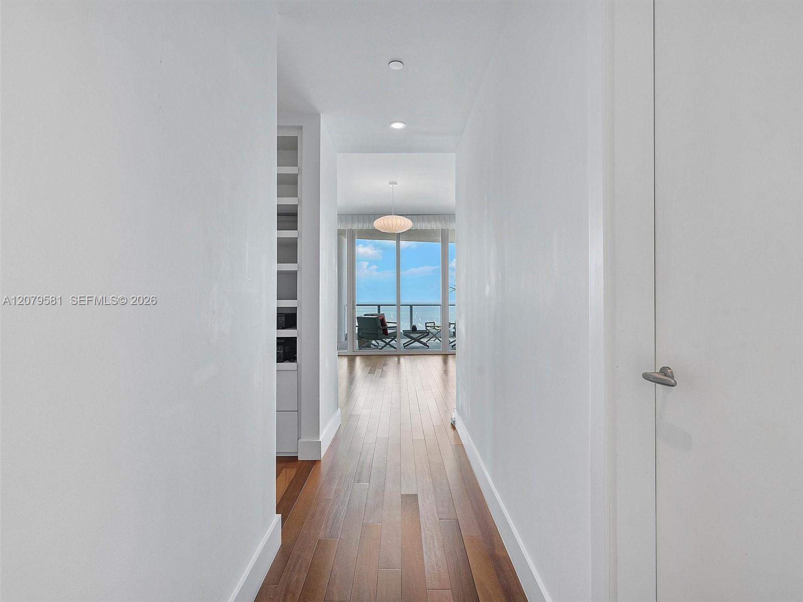 Building Photo - 2627 S Bayshore Dr