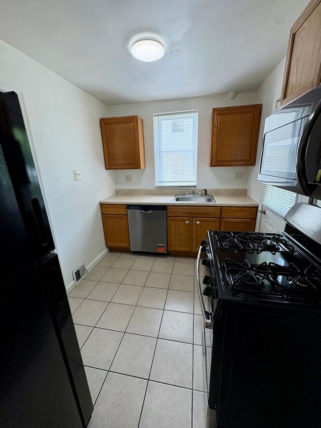 Building Photo - 118 Atlas Dr