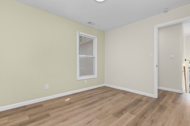 Building Photo - 3736 Iroquois St