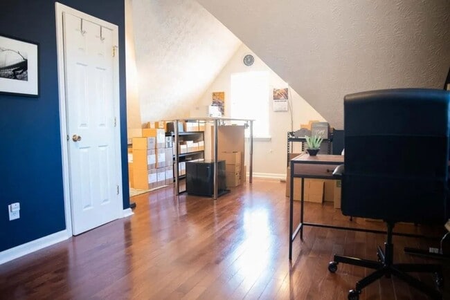 Building Photo - 2070 Emerald Dr
