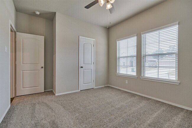 Building Photo - 13868 Rock Island Trl