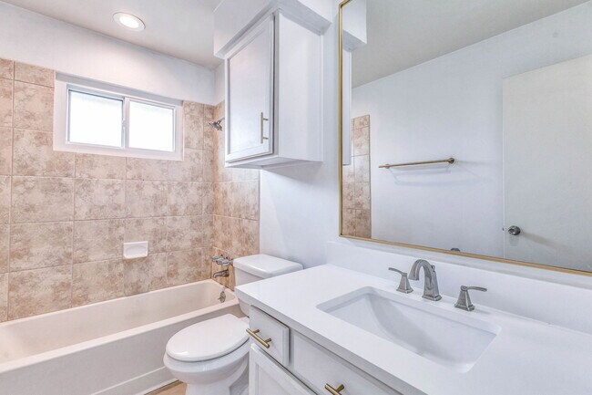 Building Photo - 8403 Selway Dr
