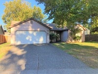 Building Photo - 3911 NW 166th Dr