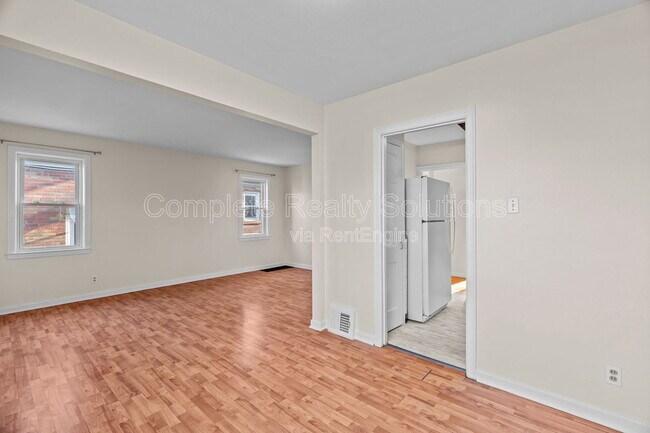 Building Photo - 1258 Grant Dr