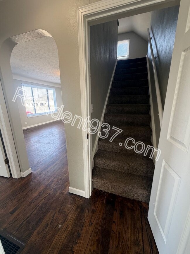 Building Photo - 3 Bed 1 Bath home in the desired Kettering area!