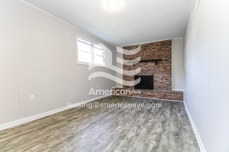 Building Photo - 817 Delta Dr