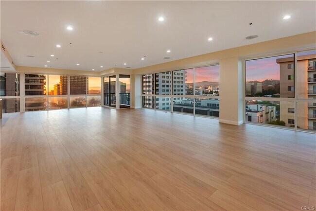 Building Photo - 10750 Wilshire Blvd