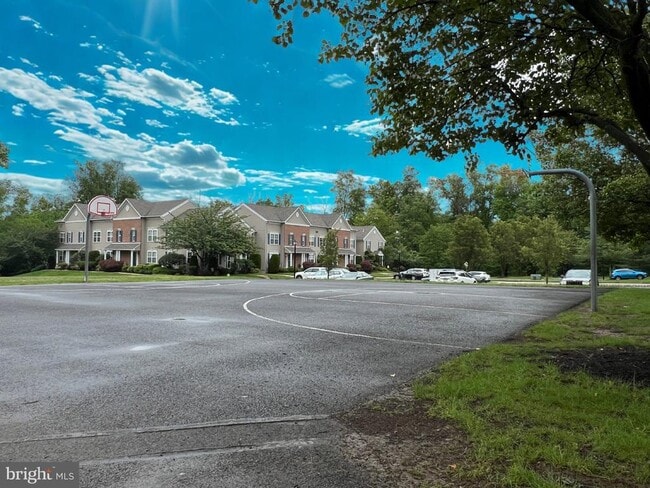Building Photo - 115 Goldfinch Ct