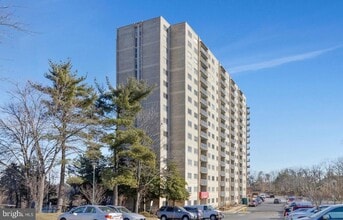 Building Photo - 2500 N Van Dorn St