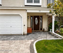 Building Photo - 58 Thorne Ln