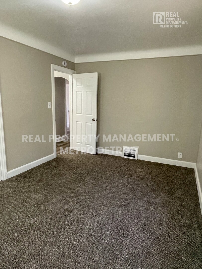 Building Photo - 16210 Ferguson St