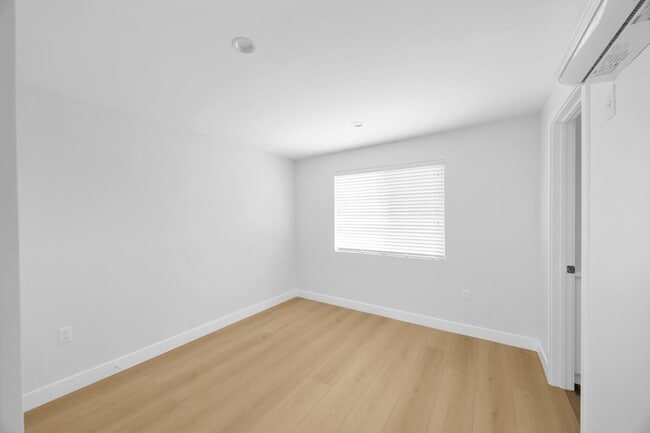 Building Photo - 3 Bedroom, 2 Bathroom Home – Near CSULB
