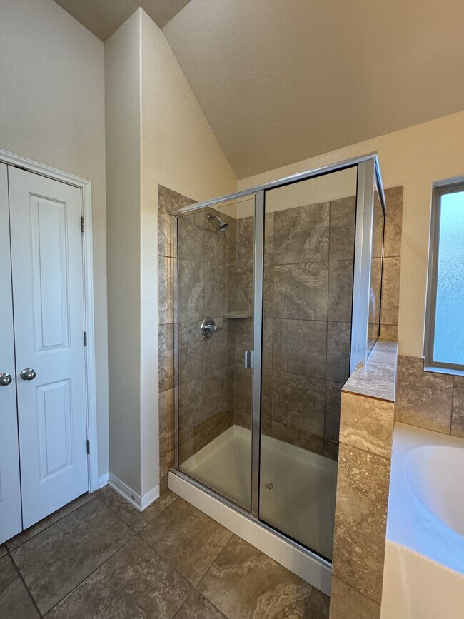 Building Photo - 5607 Markham Dr