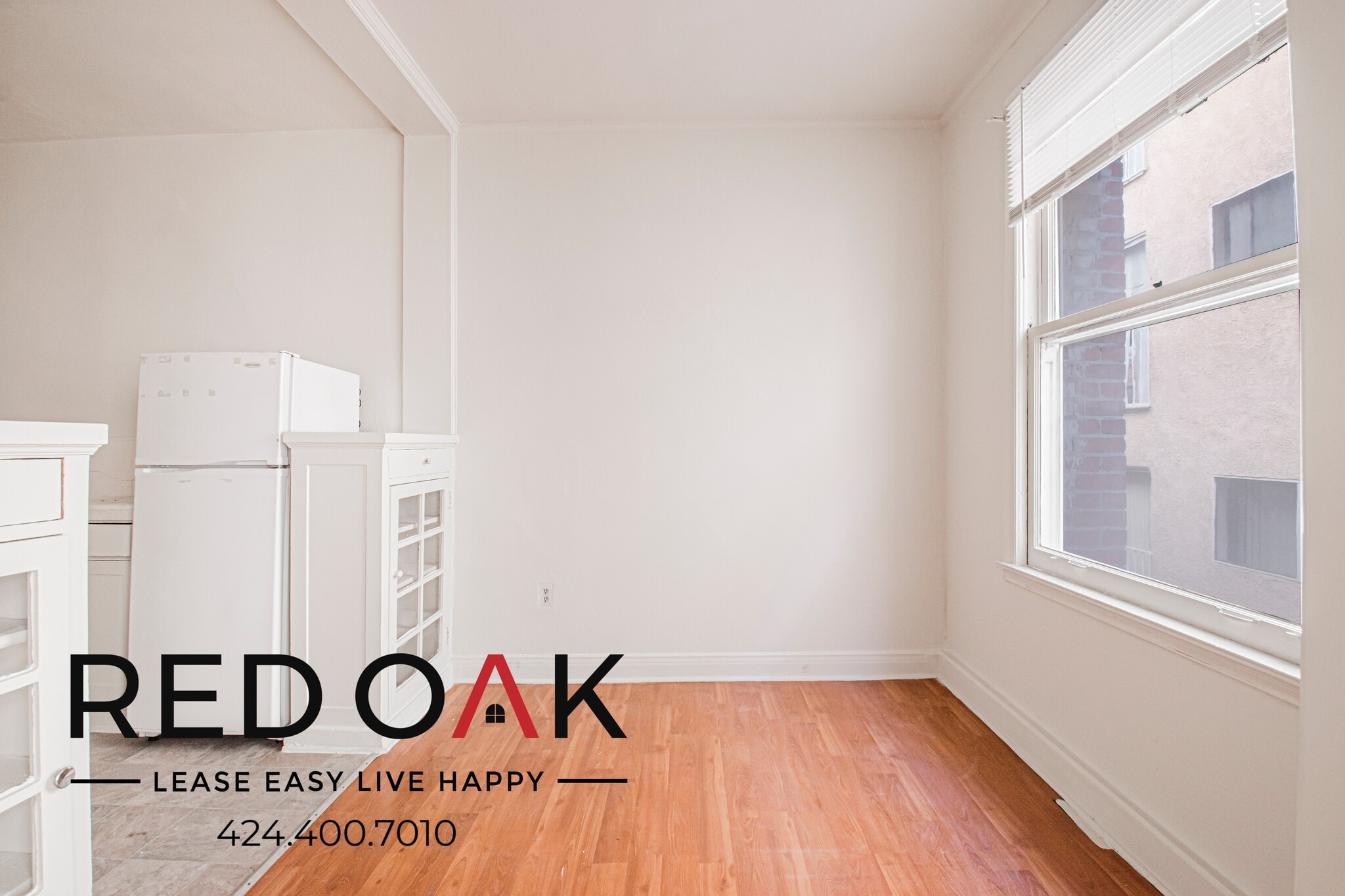 Building Photo - 335 S Berendo St