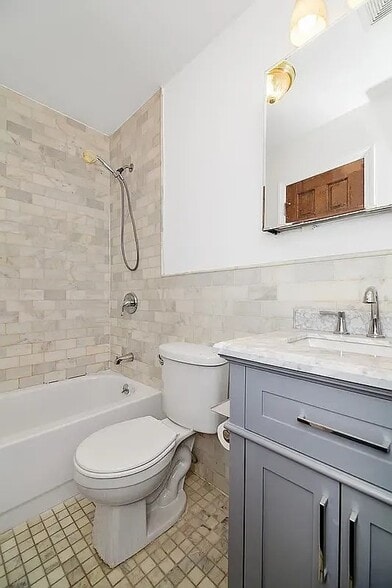 Building Photo - 130 Allen St