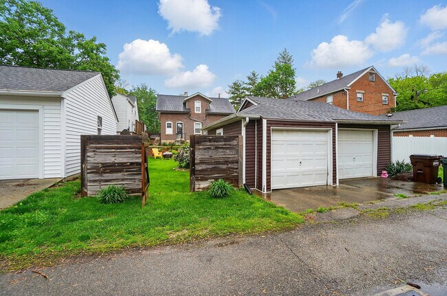Building Photo - 3000 Hillside Ave