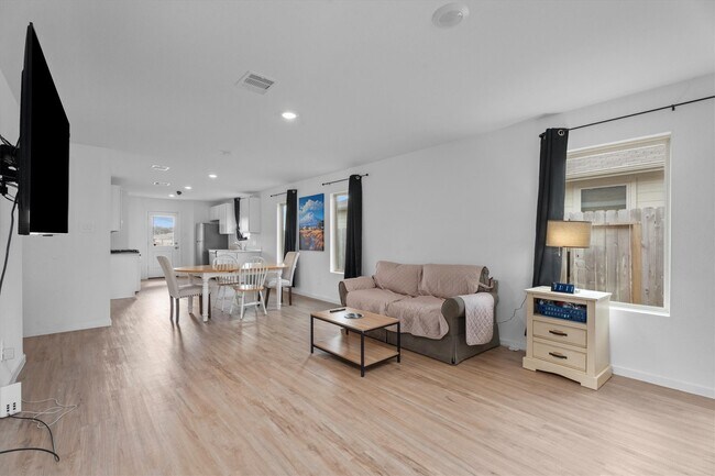 Building Photo - 732 Autumn Cherry Trl