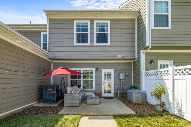 Building Photo - 409 Oldbury Ln