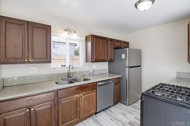 Building Photo - 1685 Donax Ave